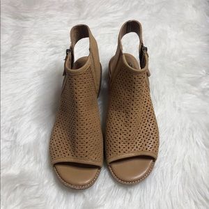 Sofft leather cutout sandals
